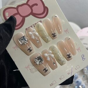M size custom Chic Nude and Cream Nail Set